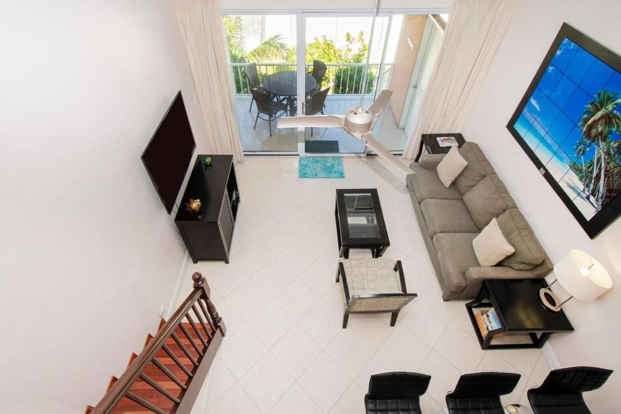 Beach Living At Island Pine Villas Blaw George Town Exterior foto